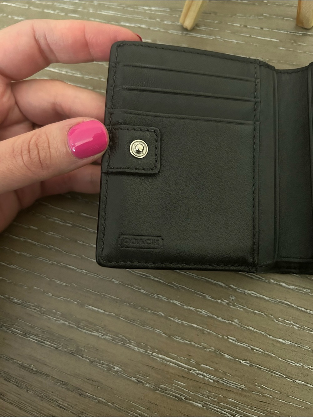 Coach Vintage Black Signature Compact Bifold Wallet EUC - Picture 8 of 14